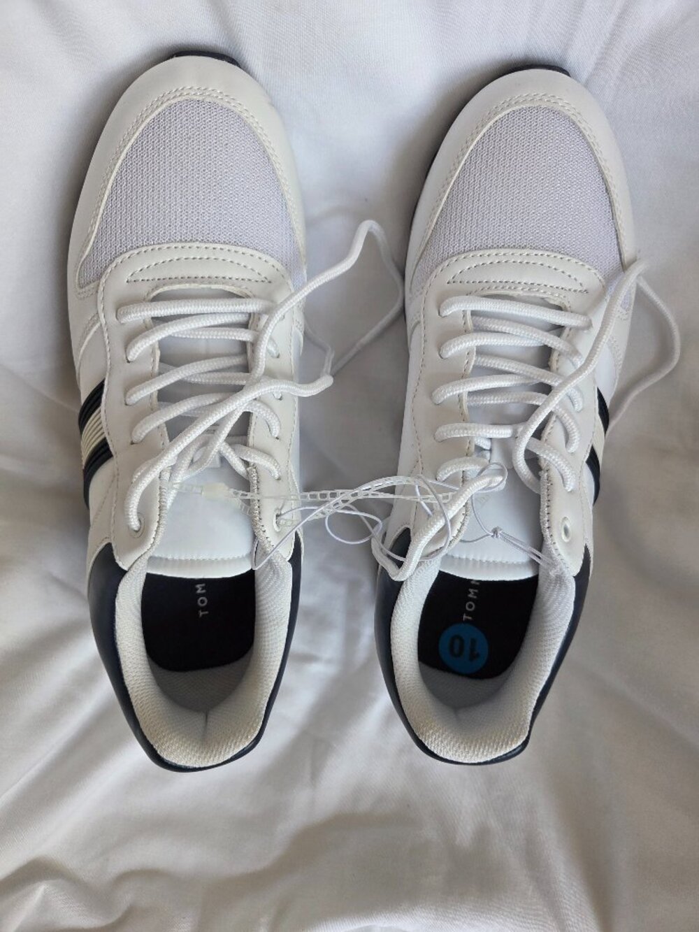 Tommy Hilfiger Women's Nayis Sneaker SIZE 10M